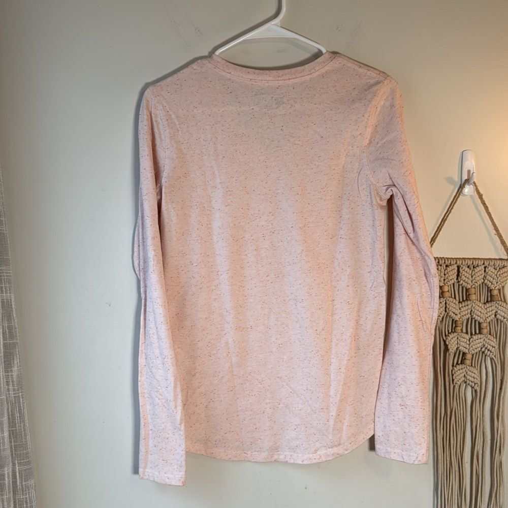EUC Carhartt Pink Heather V-Neck Long Sleeve Cotton T-Shirt Small - Picture 5 of 5